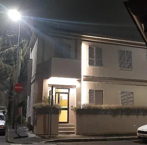 Locazione Turistica Corner 20 Πιατσέντζα